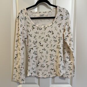 Idyllwind by Miranda Lambert long sleeve floral t shirt in a cream color.